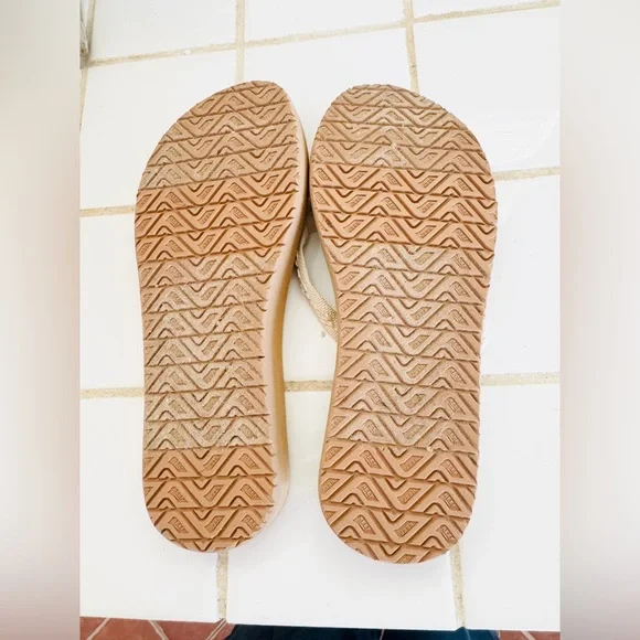 Reef Women's Ginger Soft Woven Slide Sandal 6 - Picture 7 of 7